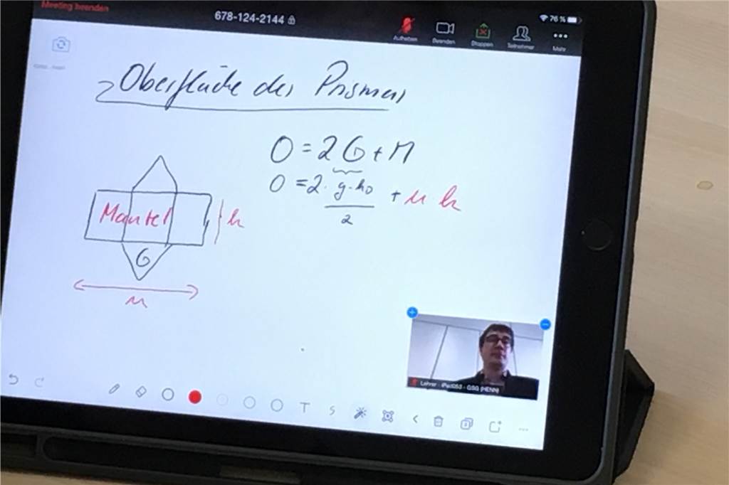Corona: Geschwister-Scholl-Gesamtschule setzt auf wöchentliche Workouts Die moderne Technik macht's möglich: Das Lernen funktioniert auch ohne Klassenzimmer
