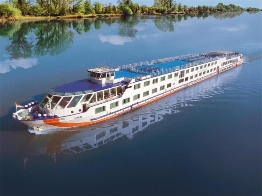 Eine Flusskreuzfahrt auf der Donau Die "MS Vista Fidelio" bietet 147 Gästen Platz, ist 110 Meter lang und hat etwa 1,45 Meter Tiefgang. Foto: 1AVista Reisen GmbH/dpa