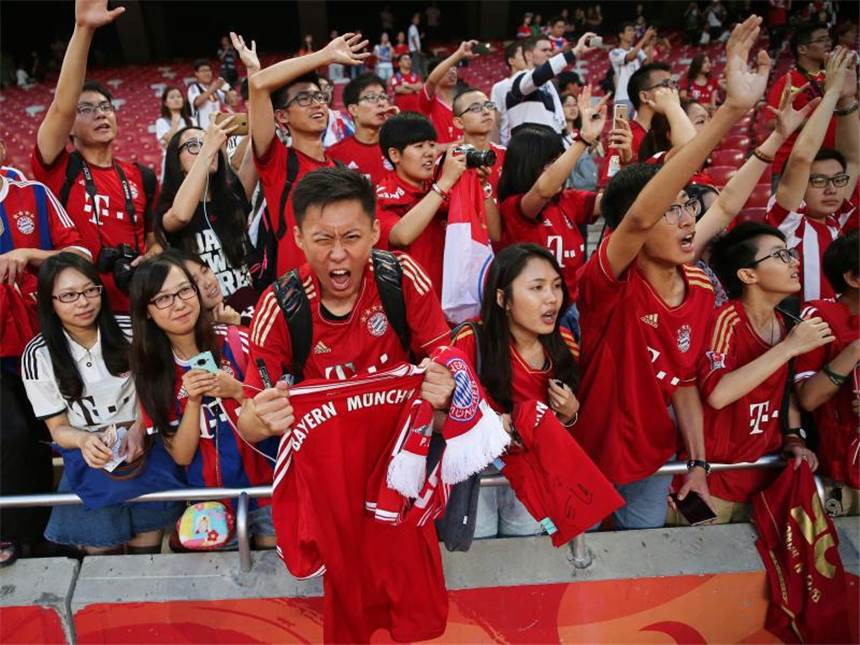 Lohnende Strapaze: Bayern, BVB und Schalke in Asien Die Münchner reisen bereits zum fünften Mal nach China. Foto: Wu Hong