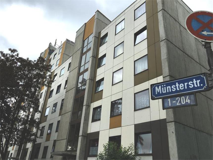 Feuerwehr rettet drei Menschen - Anzeige für Gaffer Die Münsterstraße.