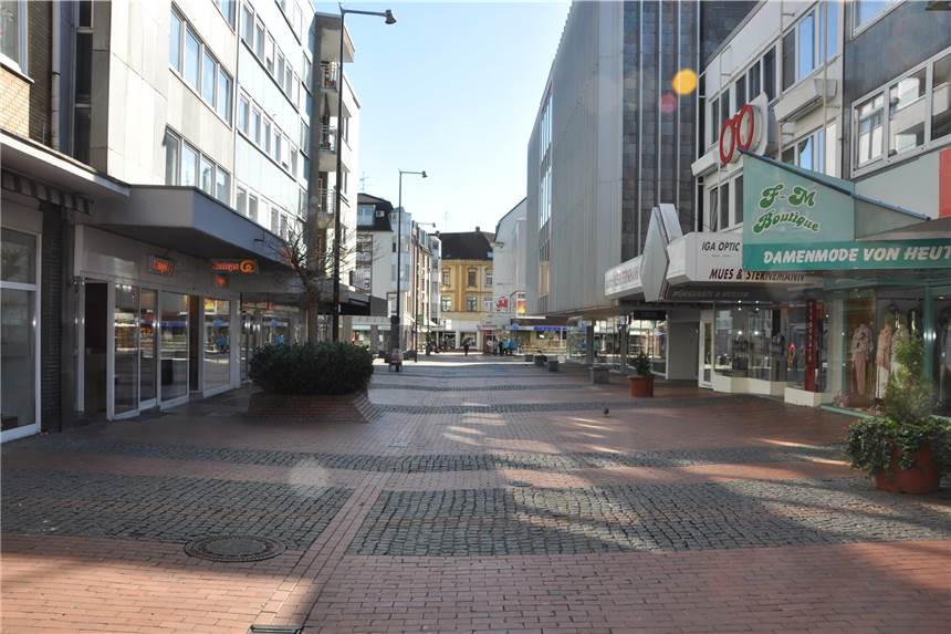 Das bedeutet die Corona-Notbremse für die Castrop-Rauxeler Die Münsterstraße in der Castrop-Rauxeler Innenstadt wird wieder wie leergefegt sein, wenn die Notbremse gilt. Der Einzelhandel muss wieder schließen.