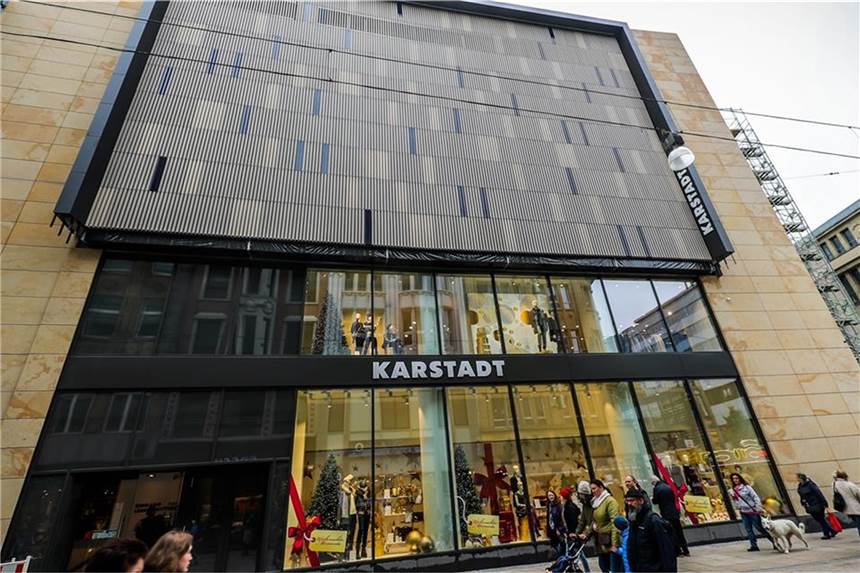 „Keine Rettung, sondern Sterben auf Raten.“ – Skepsis im Netz über Karstadt Rettung Karstadt Kommentare Facebook Twitter Netz