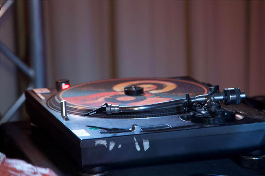 Die Nacht im Saalbau erinnerte an die Disco-Zeit in den 70er- und 80er-Jahren im Dortmunder Westen, als es fast jeden Abend Möglichkeiten gab zum Feiern.