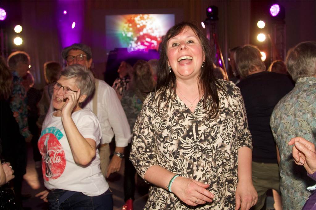 Die Nacht im Saalbau erinnerte an die Disco-Zeit in den 70er- und 80er-Jahren im Dortmunder Westen, als es fast jeden Abend Möglichkeiten gab zum Feiern.