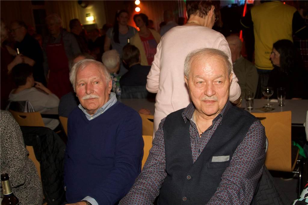 Die Nacht im Saalbau erinnerte an die Disco-Zeit in den 70er- und 80er-Jahren im Dortmunder Westen, als es fast jeden Abend Möglichkeiten gab zum Feiern.