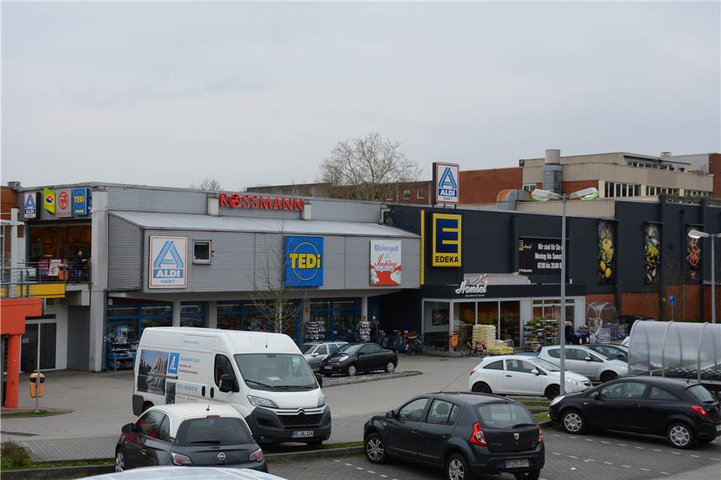 Barkenberg: Wohn- und Radfahrerparadies im Grünen mit zu wenig Gastronomie Die Nahversorgung in Barkenberg schneidet sehr gut ab: Am PEP-Einkaufszentrum neben der leer stehenden Ladenzeile Wulfener Markt finden die Bewohner alles, was sie brauchen.