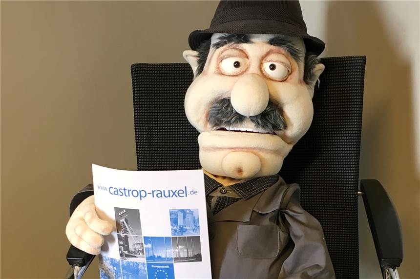 Hausmeister Heinrich F. Kauermann-Schigulski sagt künftig, was im Rathaus Sache ist Die neue Figur der Stadt Castrop-Rauxel: Hausmeister Heinrich F. Kauermann-Schigulski.
