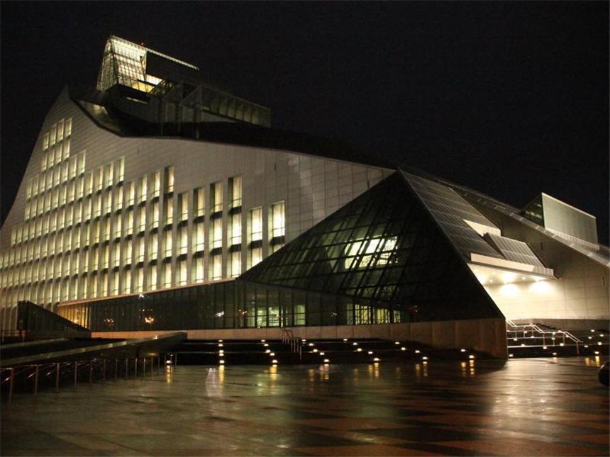 Riga eröffnet Kulturhauptstadtjahr mit Bücheraktion Die neue Nationalbibliothek in Riga. Foto: Janis Dripe
