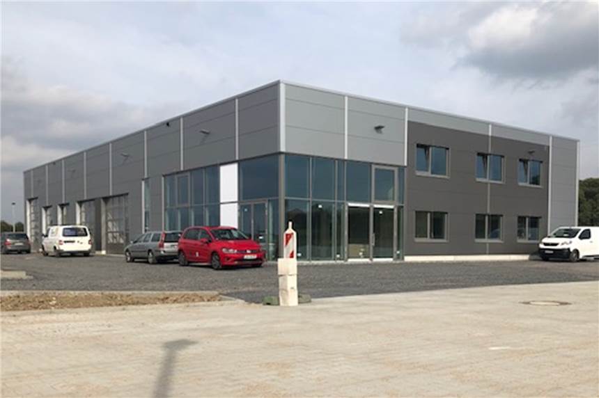 Auf 6000 Quadratmetern: Autohaus Klaves eröffnet neue Werkstatt im Industriegebiet Die neue VW-Service-Werkstatt im Industriegebiet in Herbern.