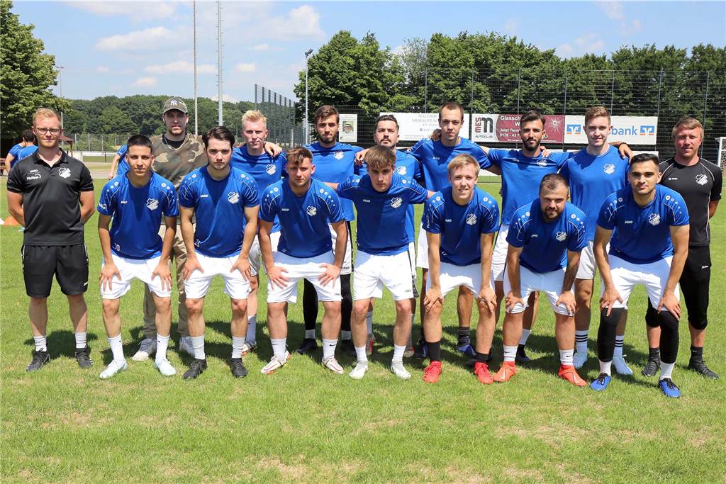 Torben Kranz über seinen Wechsel vom TuS Haltern und die Unruhe bei Sinsen Die Neuen beim TuS 05 Sinsen mit dem Trainer-Team (hinten von links): Co-Trainer Christian Kopse, Linus Adlung, Pascal Stock, Julian Jaworek, Gökhan Yavuz, Linus Waldner, Ilanni Orkas, Alexander Zuk, Trainer Timo Koscholleck; vorne von links: Bünyamin Birli, Torben Kranz, Nicolai Pakowski, Nils Viefhaus, Justin Lubkoll, Erkut Sarioglu, Noah Karthaus.