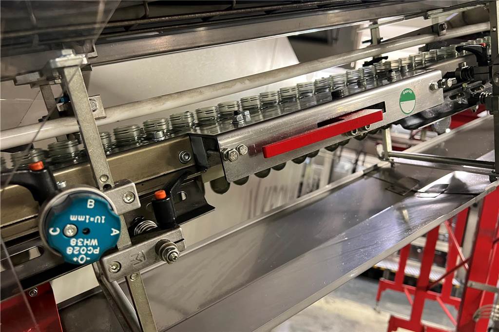 Coca-Cola betreibt in Dorsten viel Aufwand für neue 0,85-Liter-Flasche Die neuen Flaschen werden direkt am Dorstener Coca-Cola-Standort aus kleinen Rohlingen hergestellt.