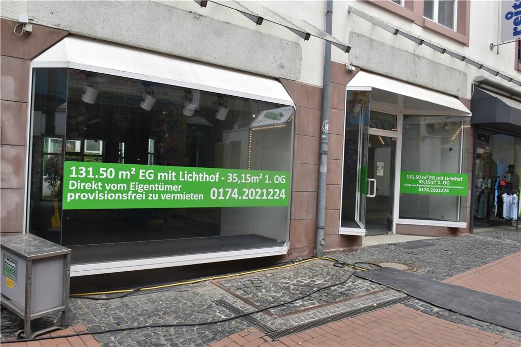 Neue Gastronomie am Markt: Deshalb muss Fleischerei Schmidt ausziehen Die neuen Ladenräume in der Straße Am Markt sind größer als das bisherige Ladenlokal. Deshalb soll auch das Angebot erweitert werden.