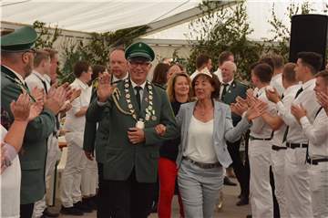 Die neuen Regenten in Capelle mit König Robert Beckmann und Martina Beckmann.