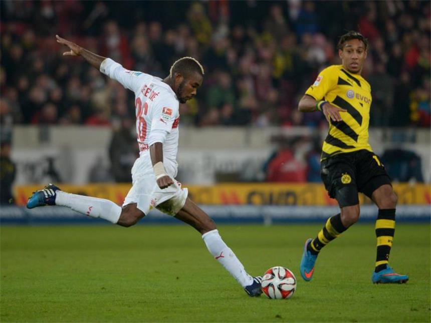 Dortmund gewinnt beim Tabellenschlusslicht VfB Die Neuverpflichtung Die Serey vom Afrika-Cup-Sieger Elfenbeinküste konnte beim Gastgeber auch keine Akzente setzen. Foto: Marijan Murat