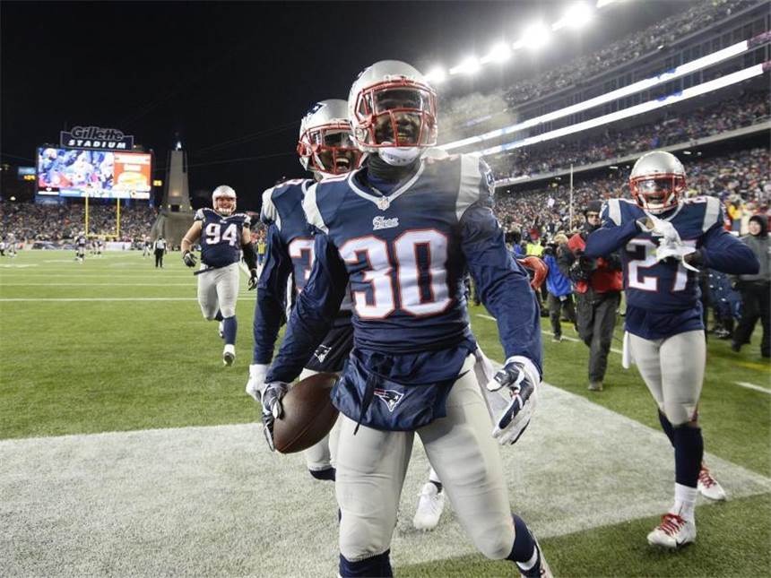 NFL: Vollmer mit New England im Playoff-Halbfinale Die New England Patriots feiern den Sieg gegen die Baltimore Ravens. Foto: CJ Gunther