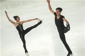 Die Nordkoreaner Ryom Tae-Ok und Kim Ju-Sik bei ihrer Kür. Foto: Peter Kneffel