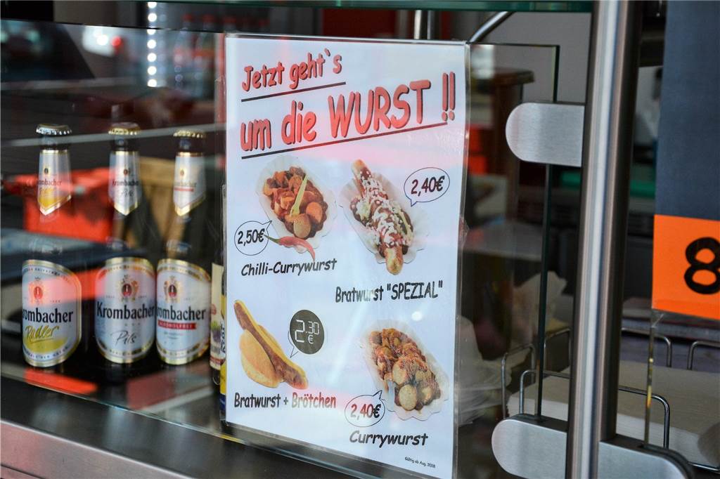 Das macht sie so besonders: Gibt es hier die beste Currywurst Castrop-Rauxels? Die normale Currywurst gibt es bei Berni‘s Imbiss für 2,40 Euro.