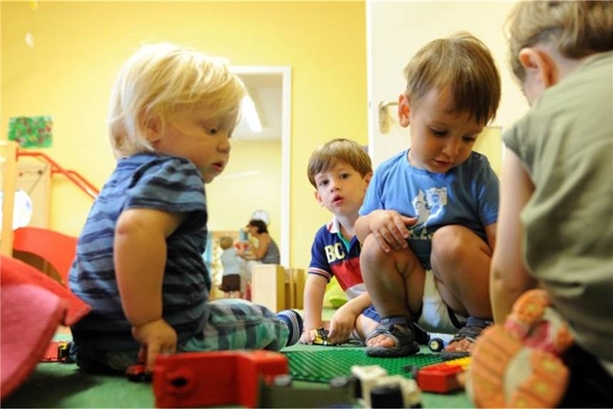 Corona: Notbetreuung auch an Wochenenden und Ferien - ein Elternteil in Schlüsselberuf reicht Die Notbetreuung in Kitas und Schulen wird ausgeweitet.