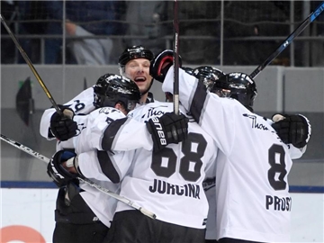 Die Nürnberg Ice Tigers feiern bei Tabellenführer EHC München einen 2:1-Erfolg. Foto: Tobias Hase