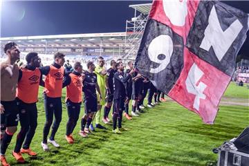 Die Nürnberger können schon fast für die Fußball-Bundesliga planen. Foto: Axel Heimken