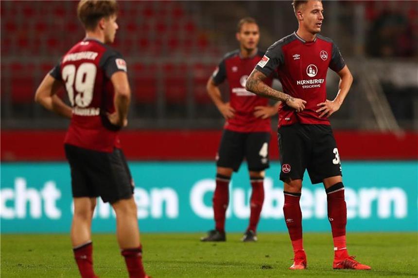 „Richtig beschissen“: 1. FC Nürnberg im Tief Die Nürnberger verloren mit 1:2 gegen Ingolstadt. Foto: Daniel Karmann
