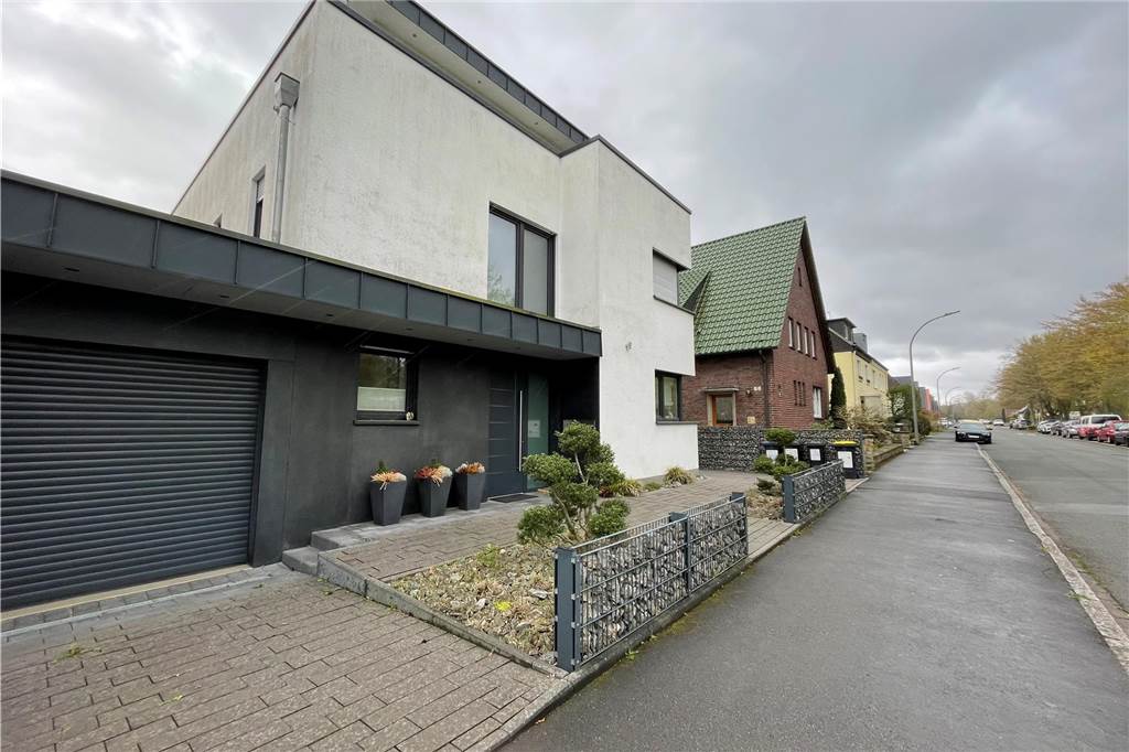 Ein Traum für Familien: Großes Haus in Huckarde wird zwangsversteigert Oberfeldstraße in Huckarde mit Haus, das zwangsversteigert wird