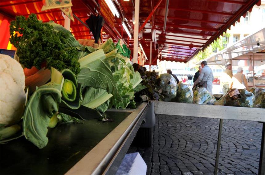 Neue Markt-Öffnungszeiten zeigen keinen Erfolg Die Öffnungszeiten des Marktes in der Altstadt sollen verlänget werden. Eine entsprechende Mitteilung schickte der EUV Stadtbetrieb am Dienstag, 28. April 2015.