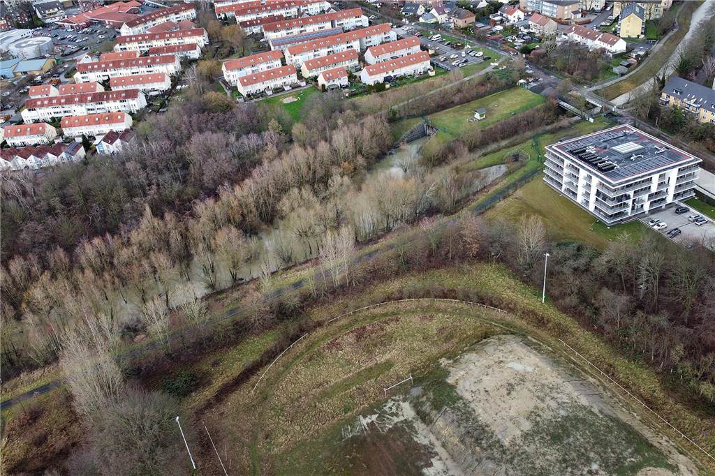 Die östliche Fläche des künftigen Baugebiets, das an dem Plateau fürs Solarhaus der UKBS liegt, ist nicht überflutet worden.