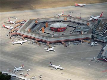 Die offizielle Position der Bundesregierung ist dass Tegel nach Eröffnung des BER geschlossen werden soll, so wie es im Planfeststellungsbeschluss steht. Foto: Ralf Hirschberger