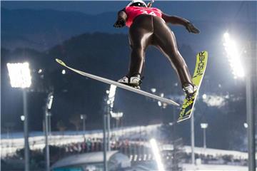 Die Olympia-Zweite Katharina Althaus gewann das erste Springen im rumänischen Rasnov. Foto: Daniel Karmann