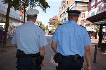 Die Ordnungspartnerschaft zwischen Polizei und Ordnungsamt ist in der Stadt unterwegs und sorgt für Recht und Ordnung.