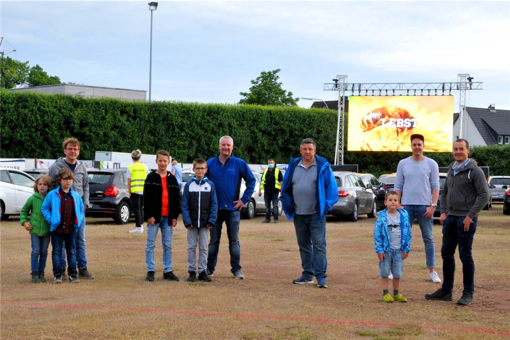Autokino Stadtlohn: Spannender Auftakt und romantische Atmosphäre Die Organisatoren hinter dem Autokino in Stadtlohn freuen sich über die große Resonanz. Mit dem Erlös der Aktion wollen sie die Gastronomen in Stadtlohn in der Corona-Krise unterstützen.