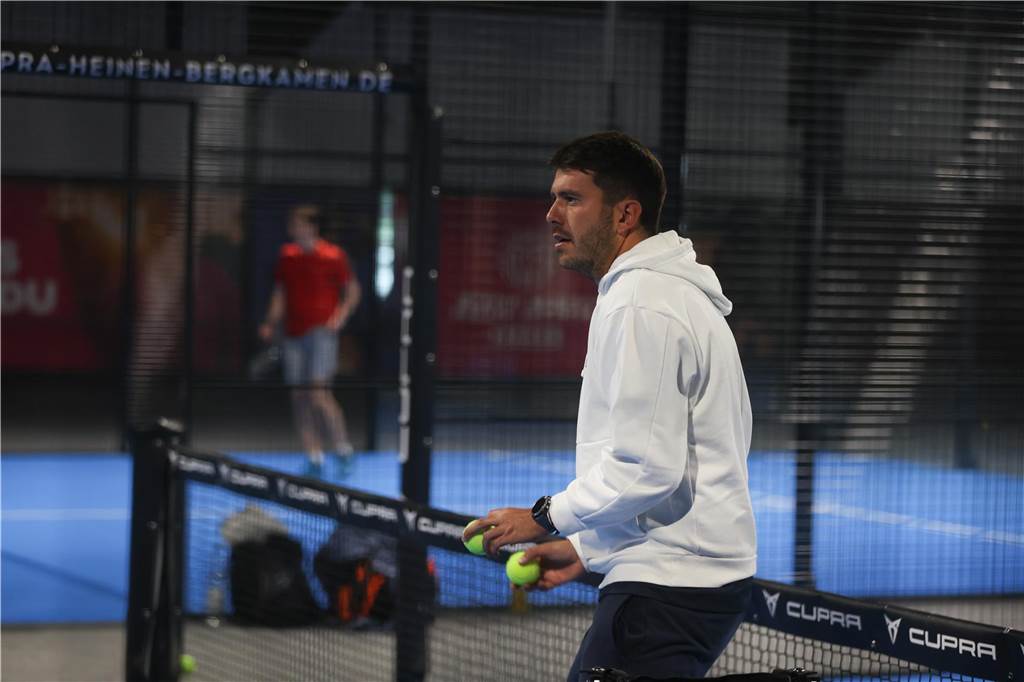Die Padelbox hatte am Wochenende hochkarätigen Besuch. Mit der Rafael-Nadal-Academy war eine der erfolgreichsten Padel-Akademien zu Gast. Wir waren mit der Kamera dabei.