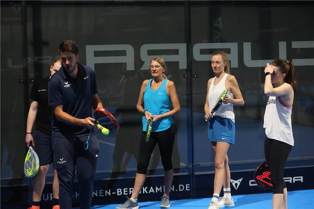 Die Padelbox hatte am Wochenende hochkarätigen Besuch. Mit der Rafael-Nadal-Academy war eine der erfolgreichsten Padel-Akademien zu Gast. Wir waren mit der Kamera dabei.