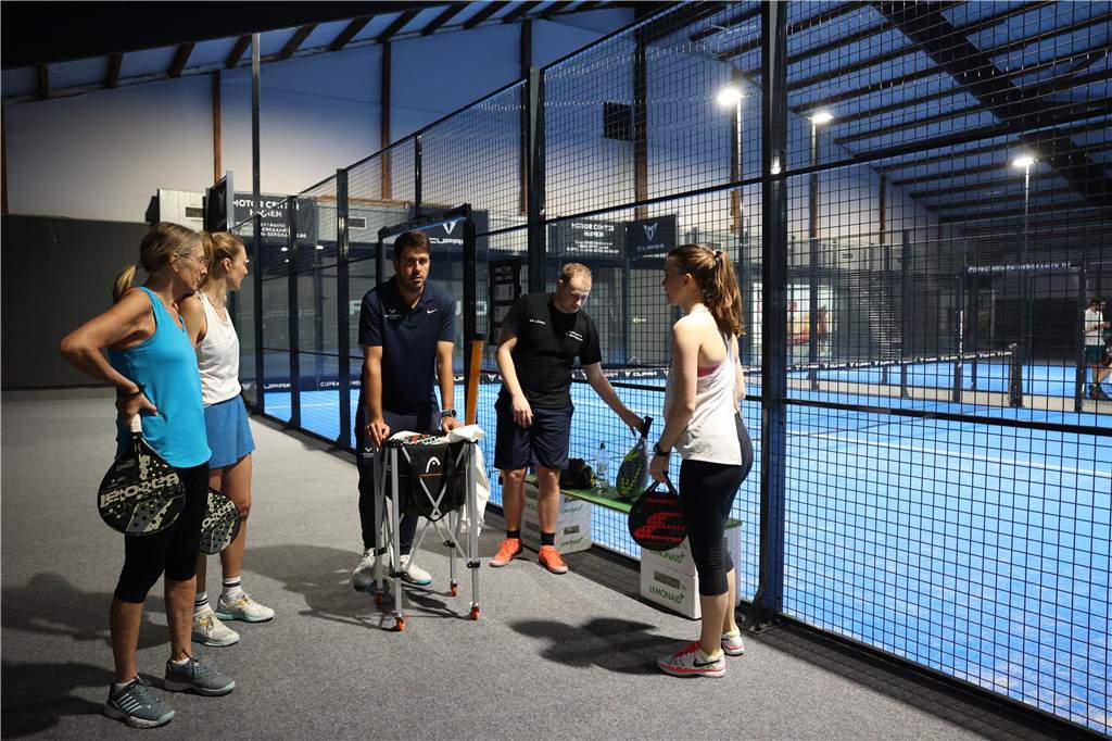 Die Padelbox hatte am Wochenende hochkarätigen Besuch. Mit der Rafael-Nadal-Academy war eine der erfolgreichsten Padel-Akademien zu Gast. Wir waren mit der Kamera dabei.