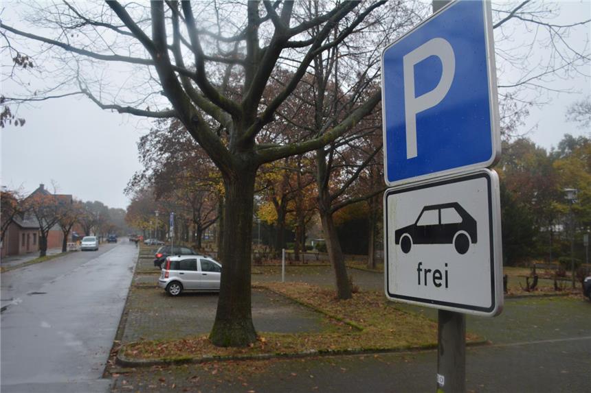 Neuer Geh- und Radweg zum Stausee in Planung Die Parkplätze an der Hullerner Straße Richtung Seestern werden neu geordnet zugunsten eines Alleen-Radweges.