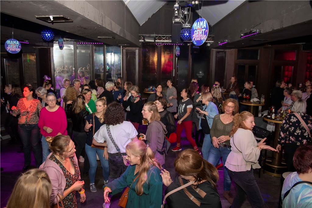 Die Party nur für Mamas und ihre Freundinnen kam bestens in der Stadtmühle an. Zu den Hits der 70er- und 80er-Jahre wurde getanzt.