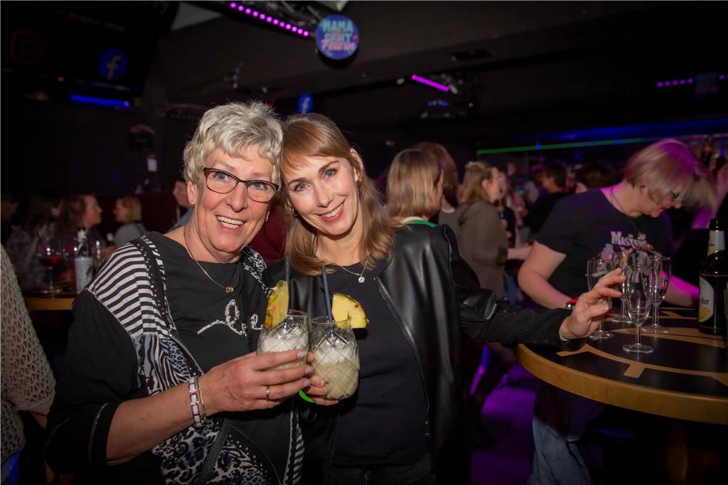 Die Party nur für Mamas und ihre Freundinnen kam bestens in der Stadtmühle an. Zu den Hits der 70er- und 80er-Jahre wurde getanzt.