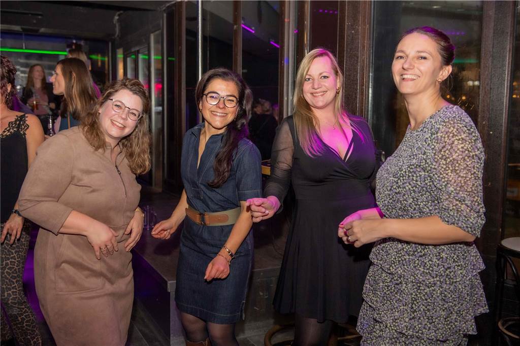 Die Party nur für Mamas und ihre Freundinnen kam bestens in der Stadtmühle an. Zu den Hits der 70er- und 80er-Jahre wurde getanzt.