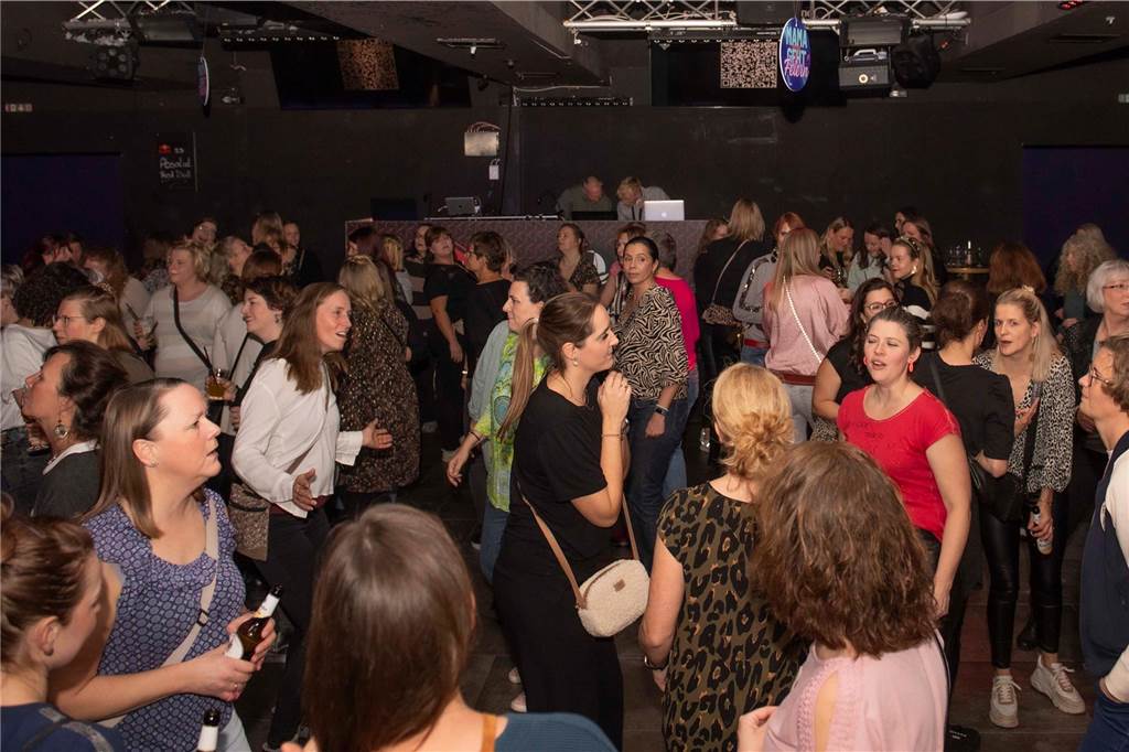 Die Party nur für Mamas und ihre Freundinnen kam bestens in der Stadtmühle an. Zu den Hits der 70er- und 80er-Jahre wurde getanzt.