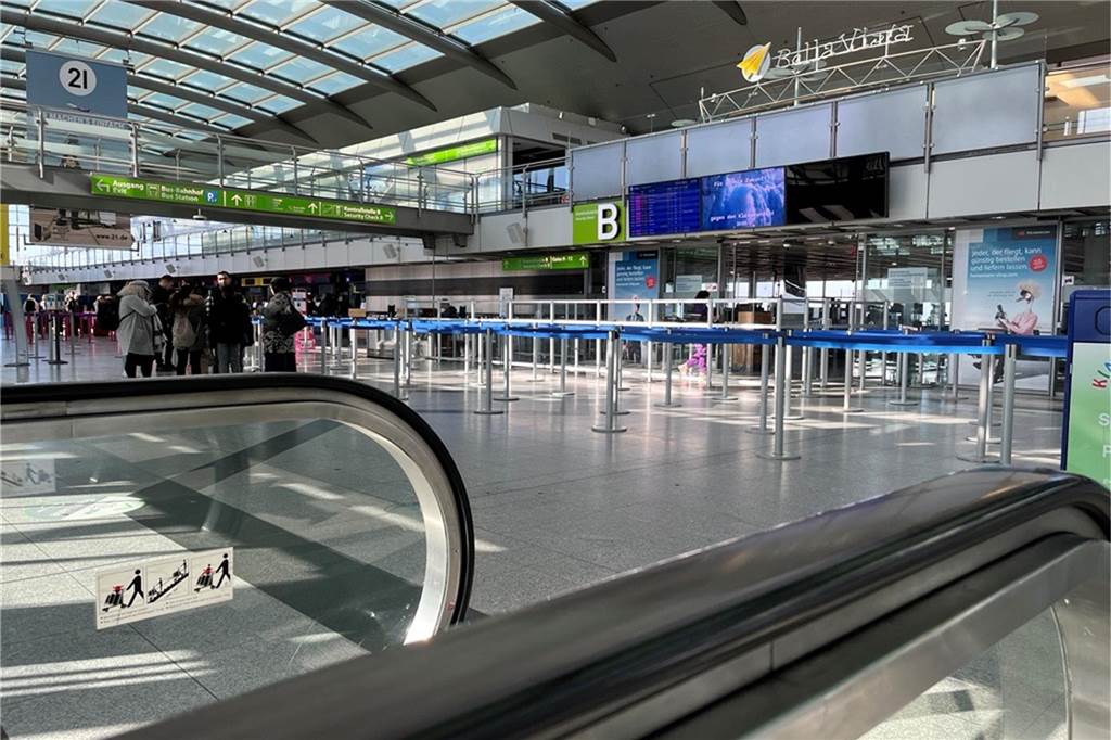 Flughafen meldet Jahresergebnis: Positive Stimmung trotz Millionen-Minus Der Abflugbereich im Flughafen Dortmund.