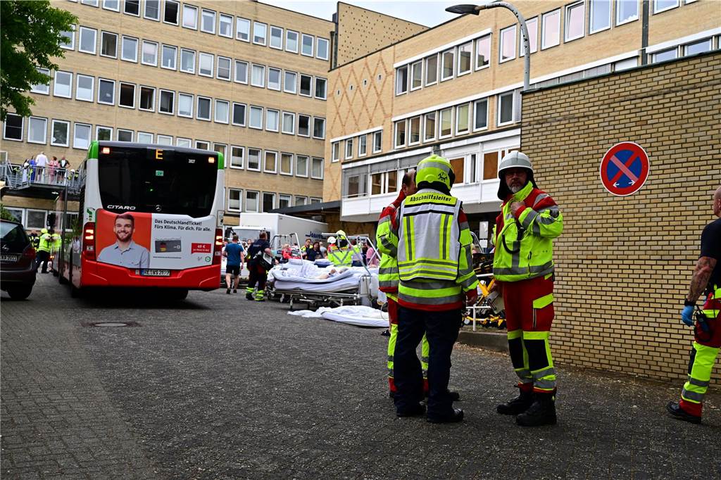 Die Patienten konnten in Bussen der Vestischen warten.