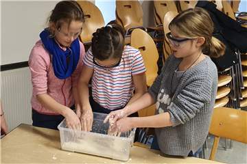 Die Pausenstation mit dem "Zauberbrei" Oobleck war ein Magnet für die Kids.