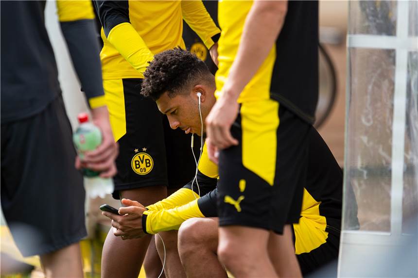 „Vom BVB unter Druck gesetzt“ - Sancho-Diskussion nimmt absurde Züge an Die Personalie Jadon Sancho lässt den englischen Boulevard zur Höchstform auflaufen.