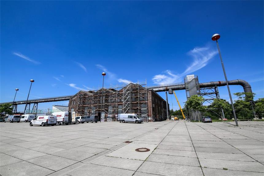 Phoenixhalle: Gericht verhängt Baustopp – Stadt lässt weiterbauen Die Phoenixhalle auf Phoenix-West.