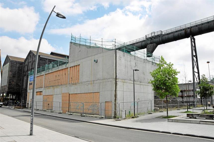 Das sagt der künftige Betreiber der Phoenixhalle Die Phoenixhalle mit der Rohversion des Anbaus auf dem Phoenix-West-Gelände in Hörde. Ab November finden hier Rock- und Pop-Konzerte statt, Anfang 2018 soll es eine große Eröffnung geben.
