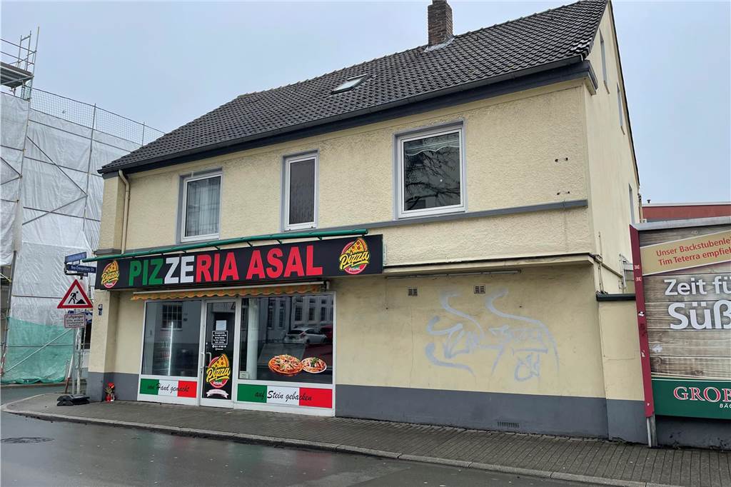 Pizzeria „Asal“ geschlossen: Inhaber Fahad Javadzadeh soll verstorben sein Geschlossene Pizzeria "Asal" in der Lütgendortmunder Straße 41