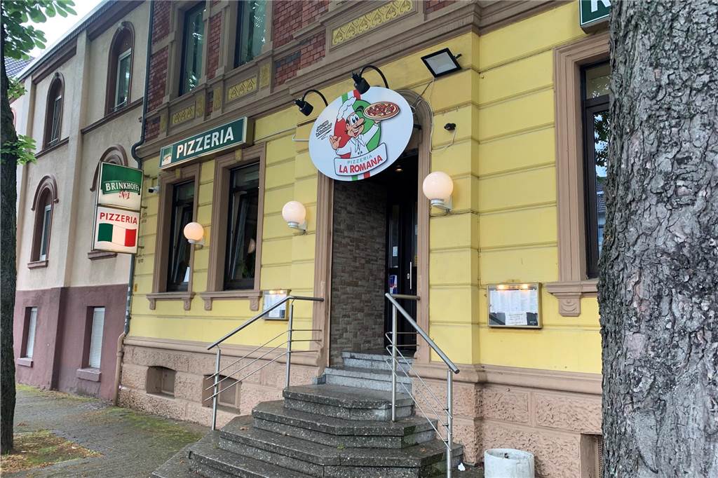 Dreiste Diebe: Lieferanten-Auto zwischen zwei Bestellungen geklaut Die Außenansicht der Pizzeria La Romana, vor der das Auto geklaut wurde. Das Lokal liegt an der Kirchlinder Straße 26.