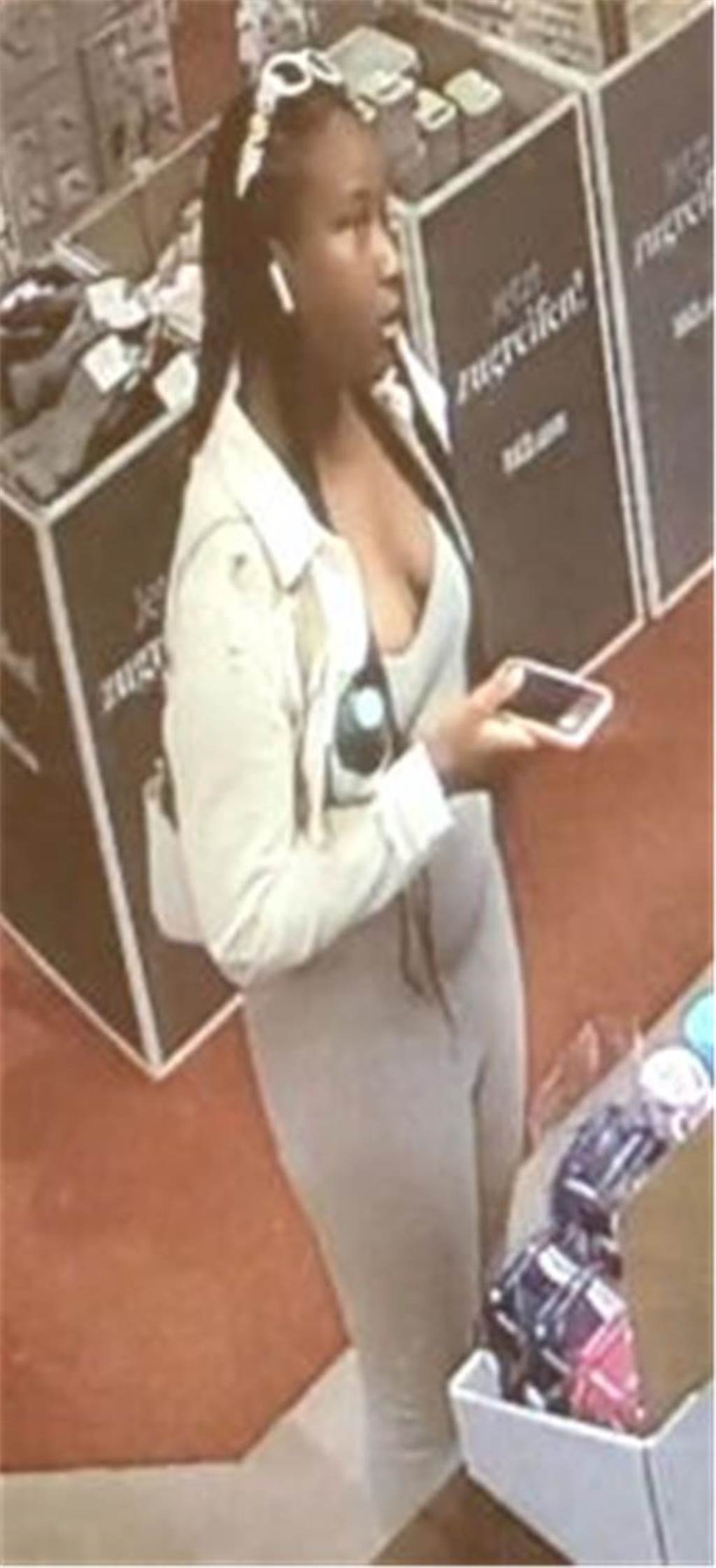 Nach versuchtem Betrug: Polizei fahndet nach zwei Verdächtigen Die Polizei Dortmund fahndet mit diesen Fotos nach den Verdächtigen.