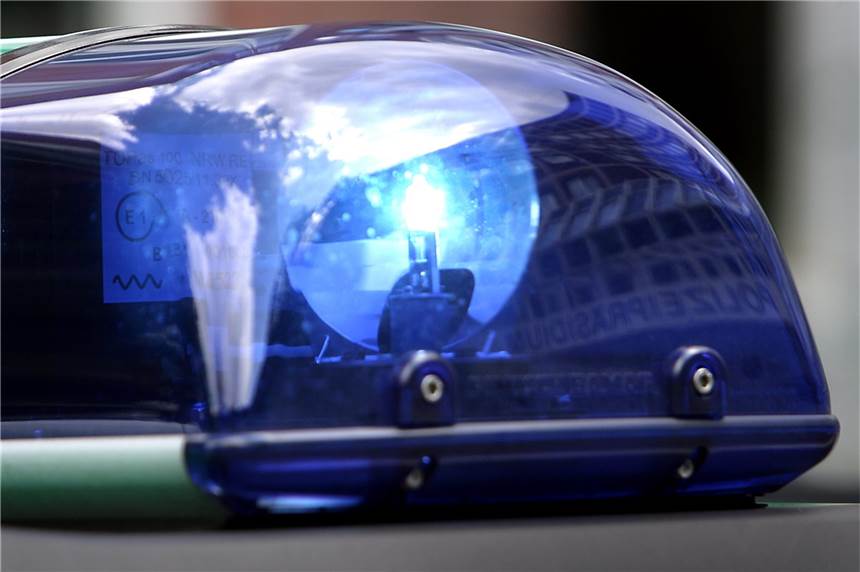 Wessumer soll 13-Jährigen mit Knie am Boden fixiert haben Die Polizei ermittelt in dem Fall weiter. Nach aktuellem Stand soll der Wessumer den 13-jährigen Jungen mit dem Knie am Boden fixiert haben.